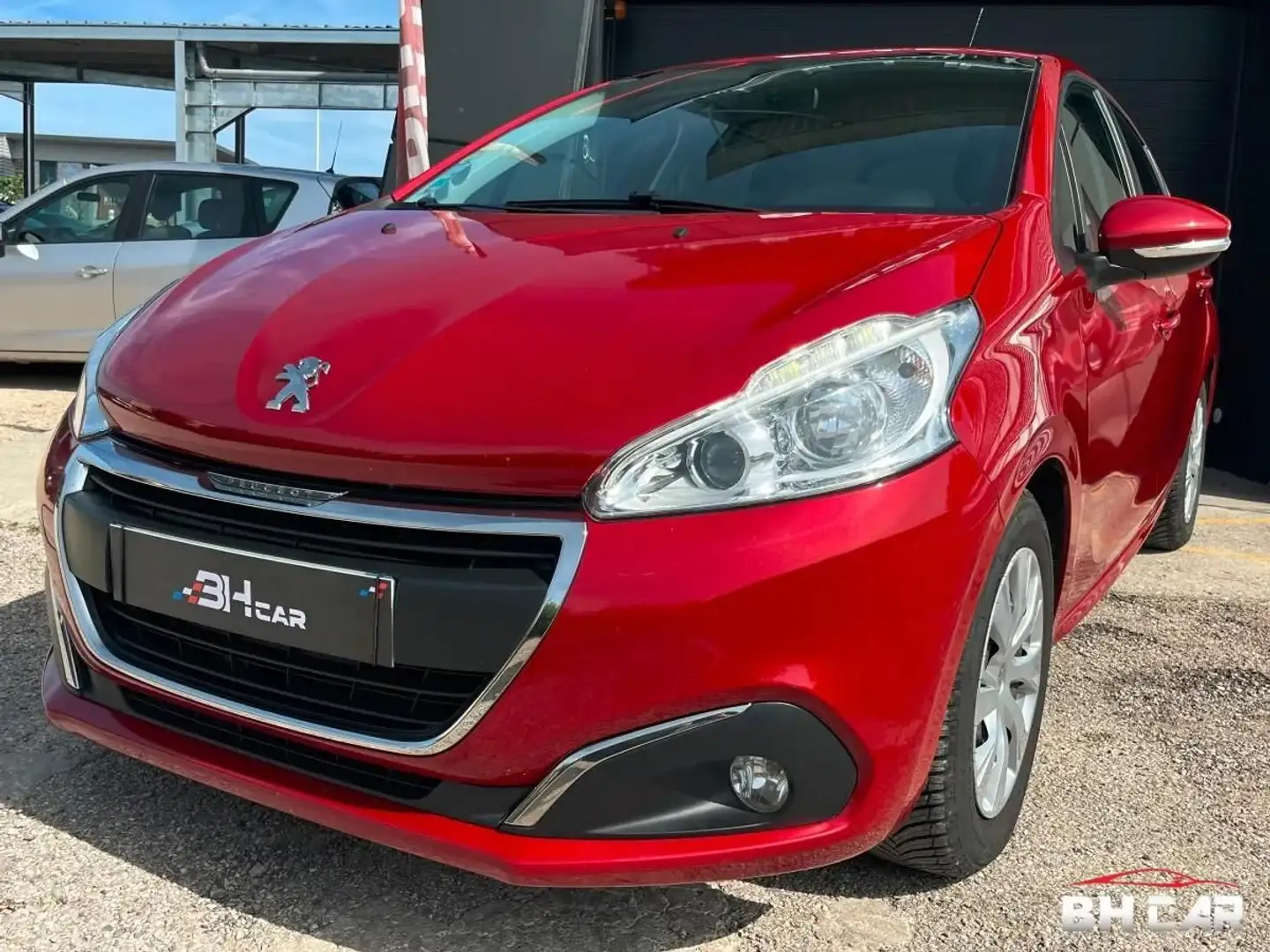 Peugeot 208 1.6 BLUEHDI 100 - Distribution faite - Régulateur - Clim Rouge - 2