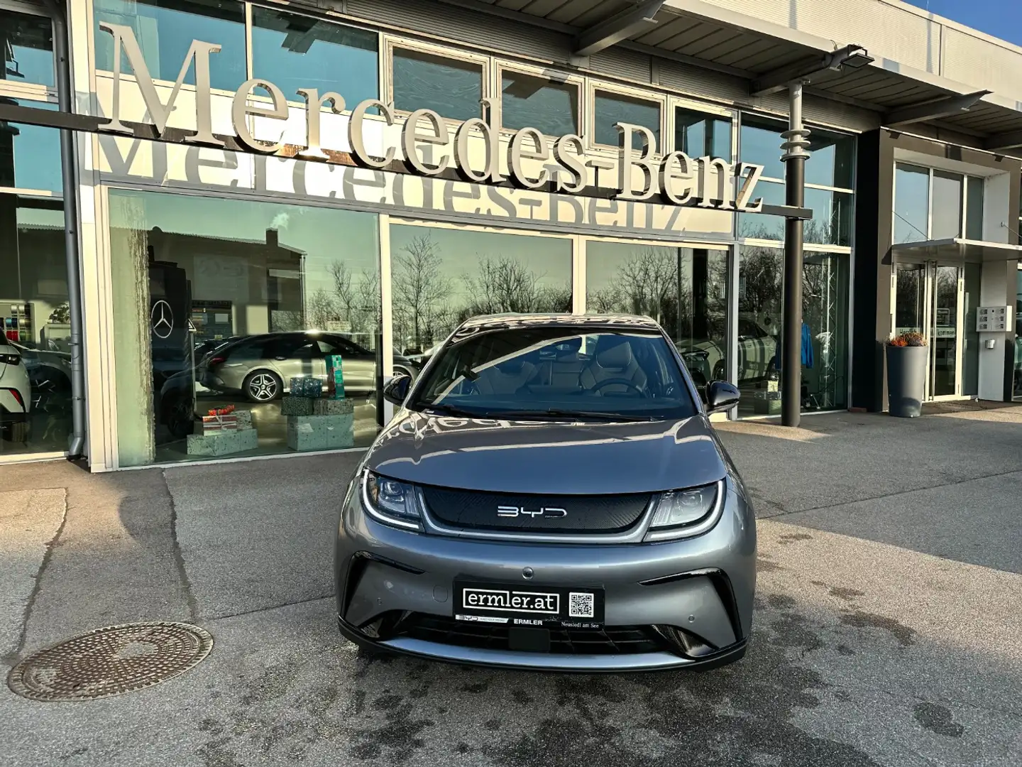 BYD Dolphin Comfort Elektro wenig KM TOP-Ausstattung Gris - 2