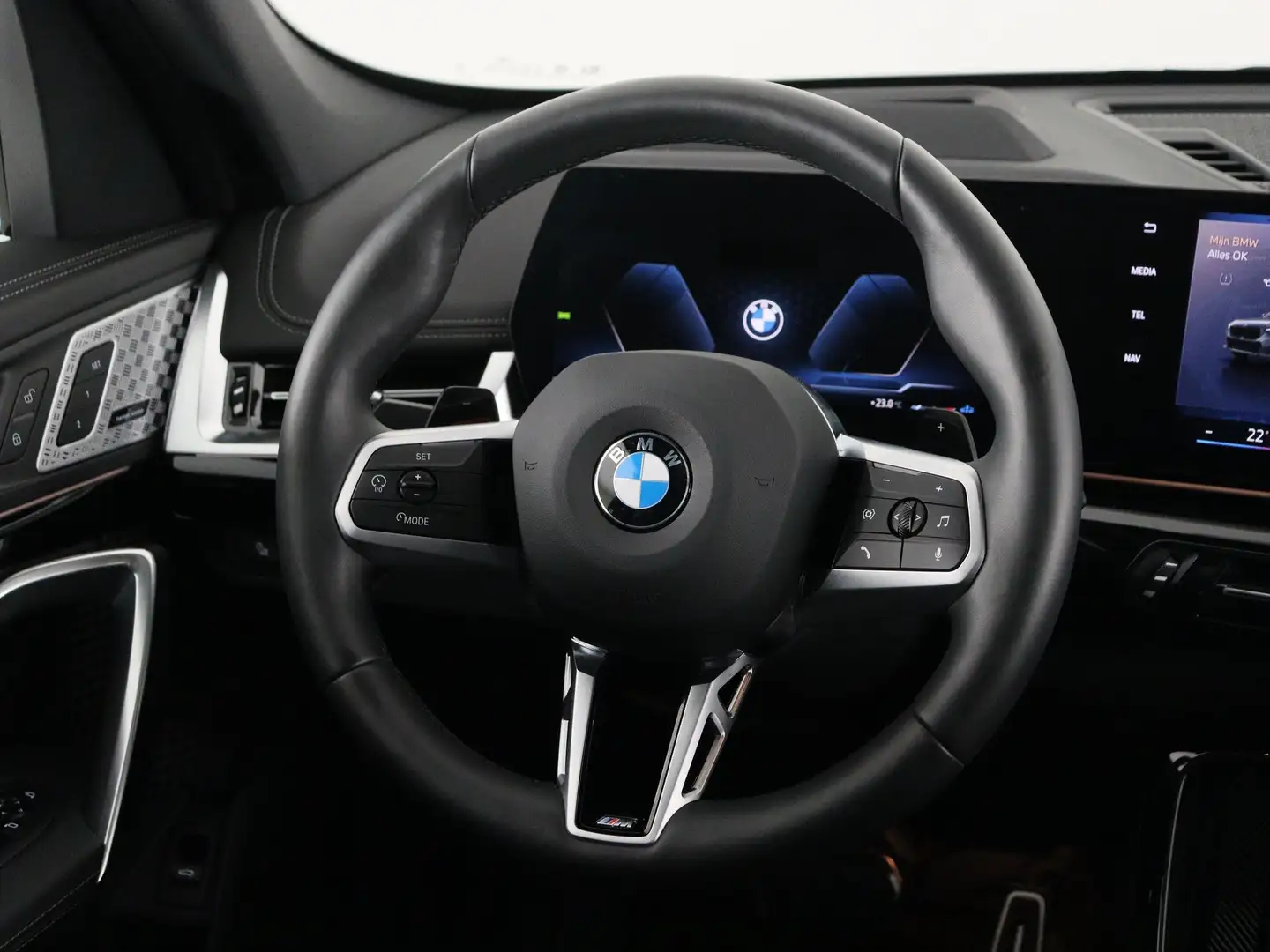 BMW X1 xDrive23i Grau - 2