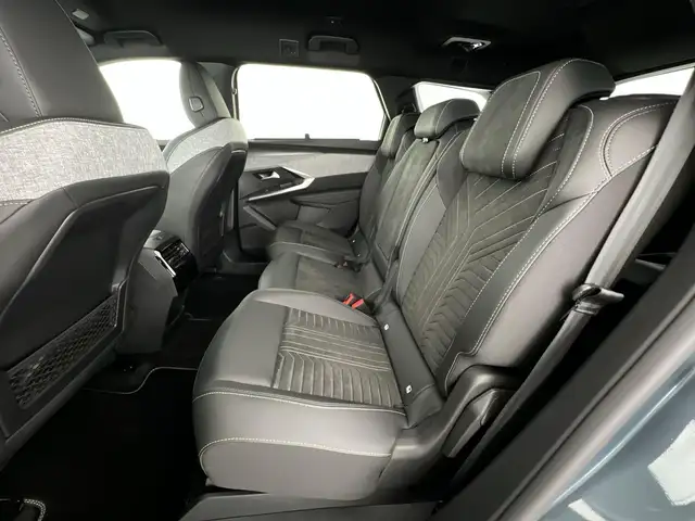 Peugeot 5008 view 8