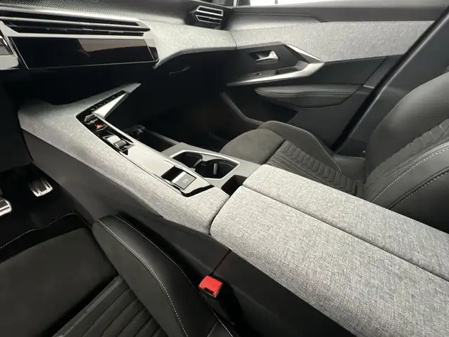 Peugeot 5008 view 14