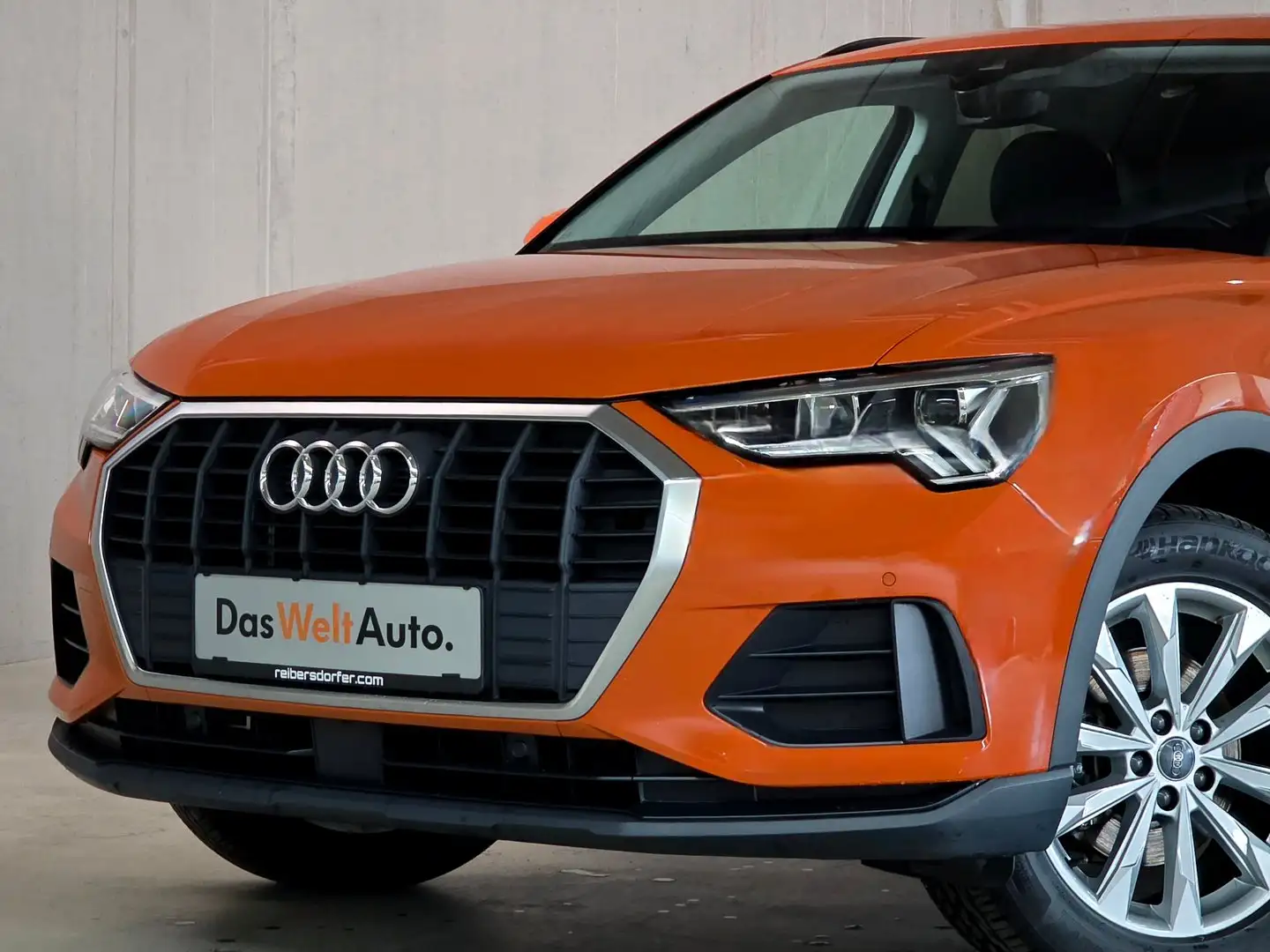 Audi Q3 35 TFSI Orange - 2