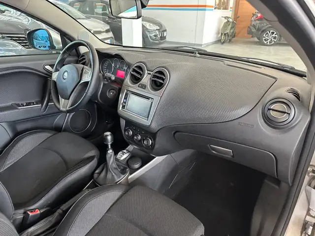 Alfa Romeo MiTo view 12