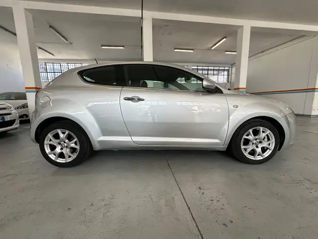 Alfa Romeo MiTo view 5