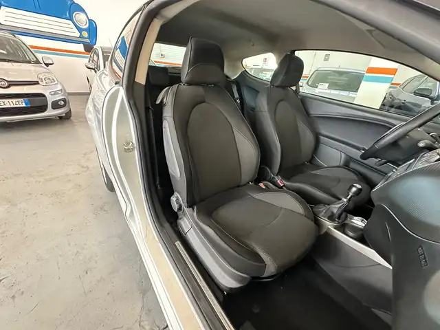 Alfa Romeo MiTo view 11