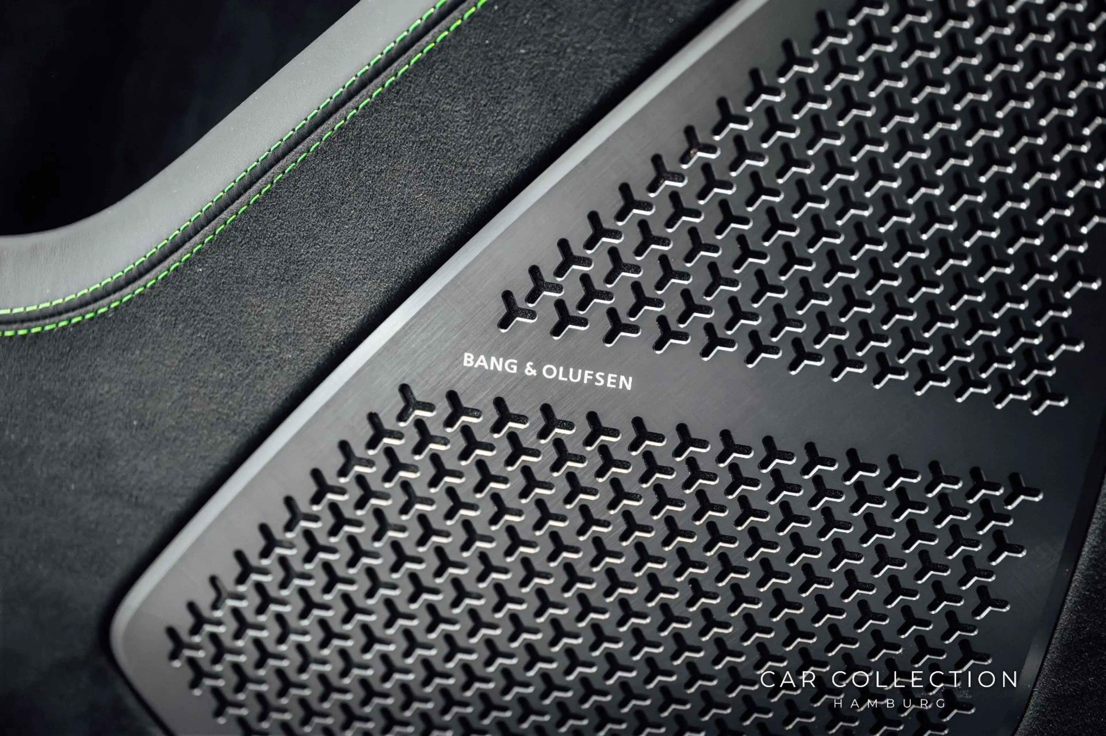 Lamborghini Urus Performante | Viola Pasifae | Akrapovic — photo 14