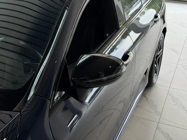 Mercedes-Benz CLS view 11
