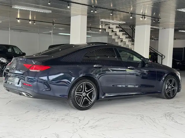 Mercedes-Benz 450 view 4