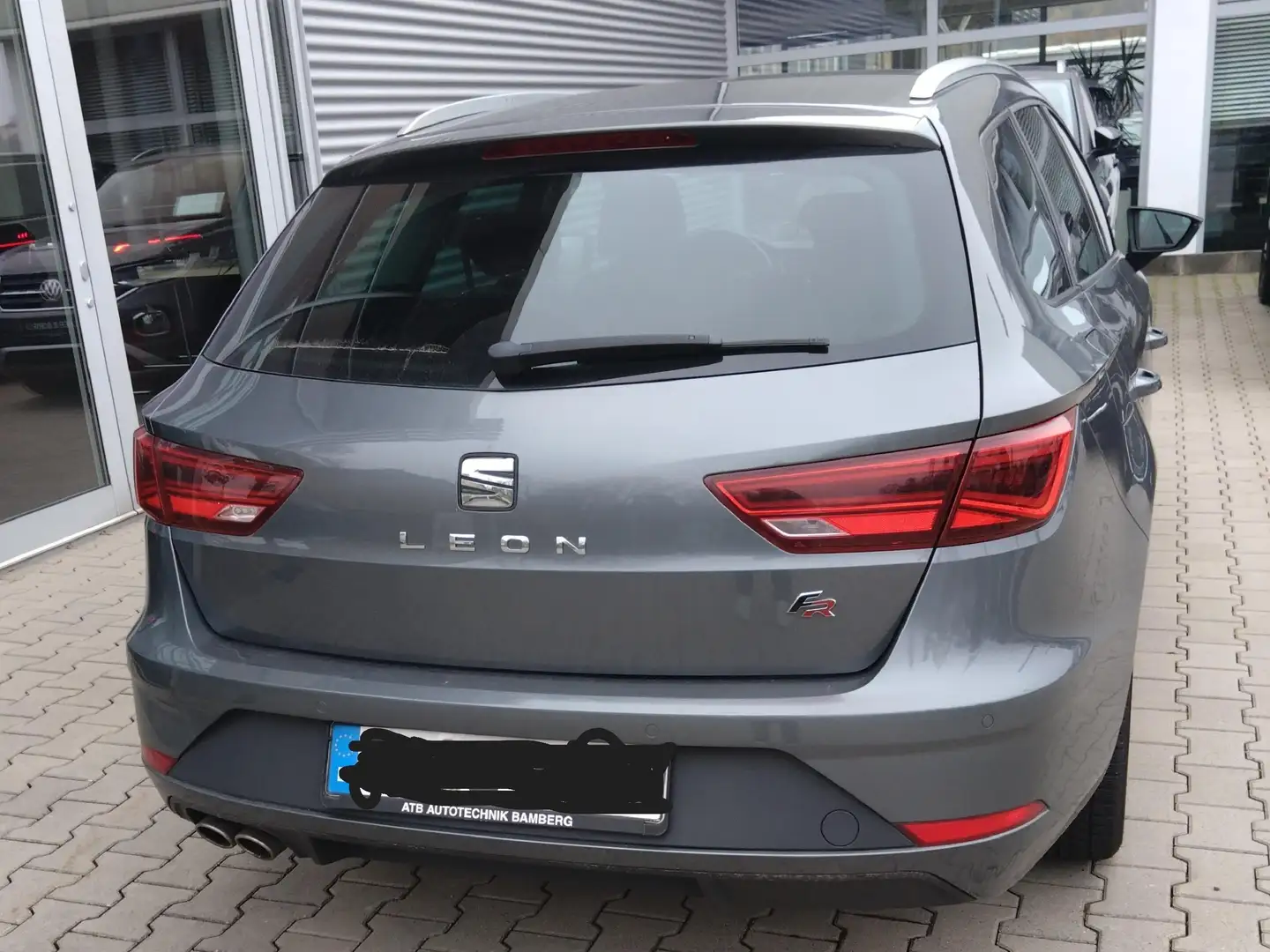 SEAT Leon Leon ST Diesel ST 2.0 TDI Start Grau - 2
