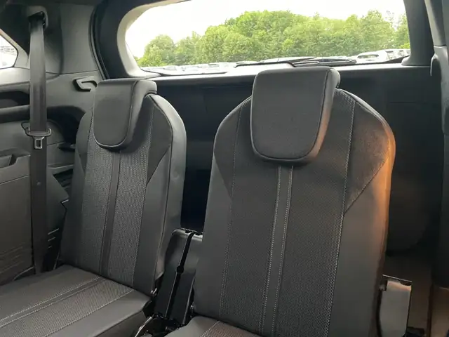 Peugeot 5008 view 21