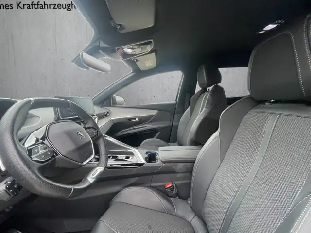 Peugeot 5008 view 9