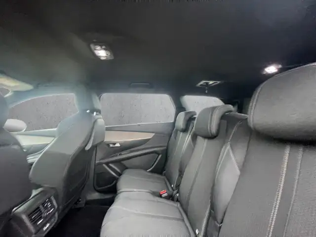 Peugeot 5008 view 8