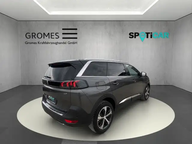 Peugeot 5008 view 3