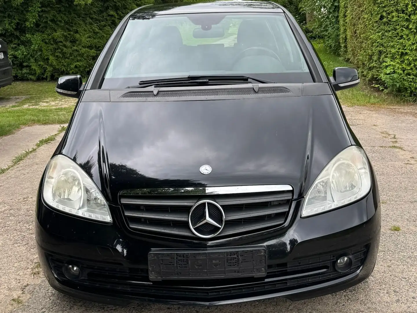 Mercedes-Benz A 150 A 150 BlueEFFICIENCY Elegance Schwarz - 2
