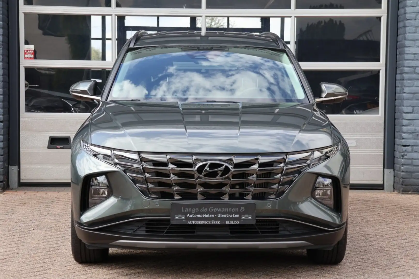 Hyundai TUCSON 1.6 T-Gdi MHEV dynamic line, navi, camera Grau - 2