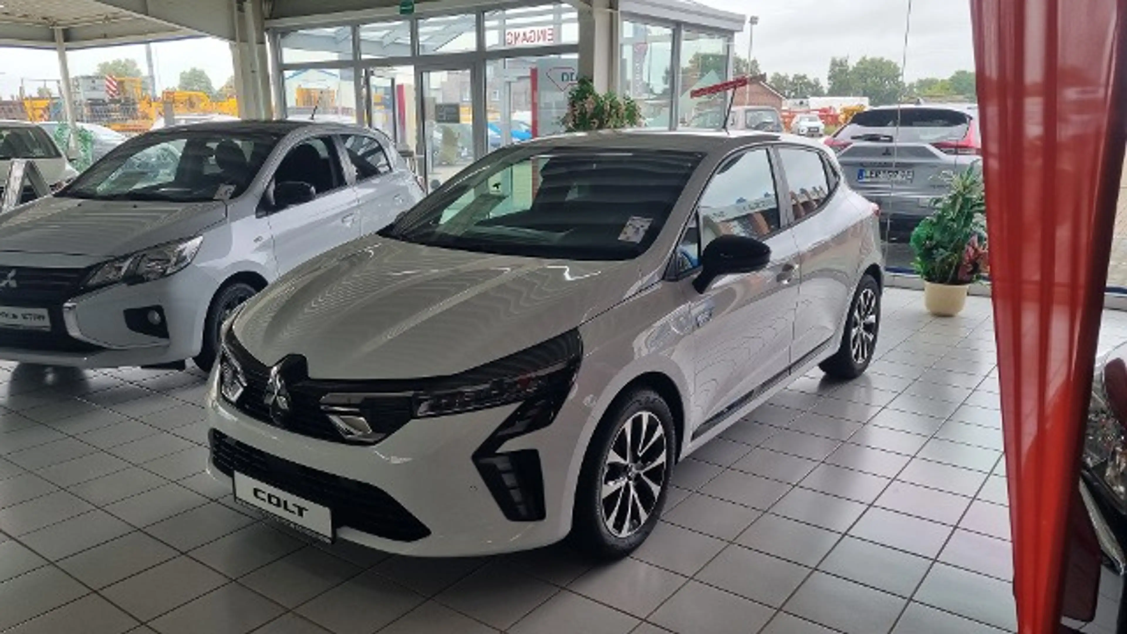 Mitsubishi Colt PLUS 1.6 Hybrid