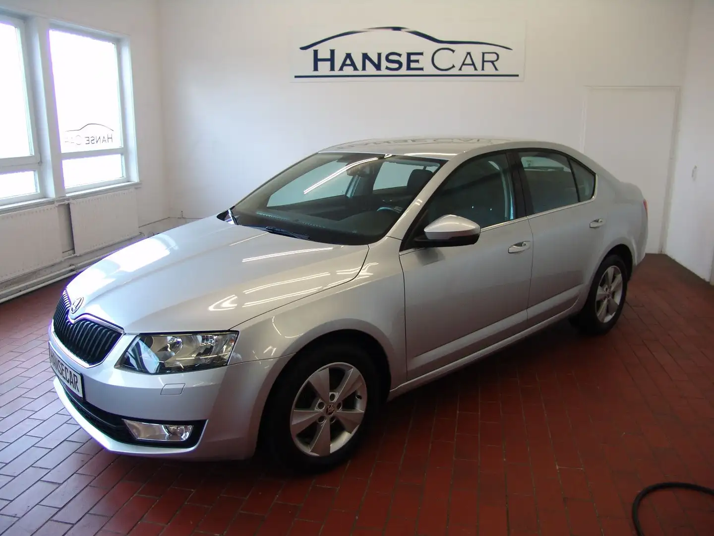 Skoda Octavia Lim. Elegance /AHK / 1.Hand / Garantie ! Silber - 1