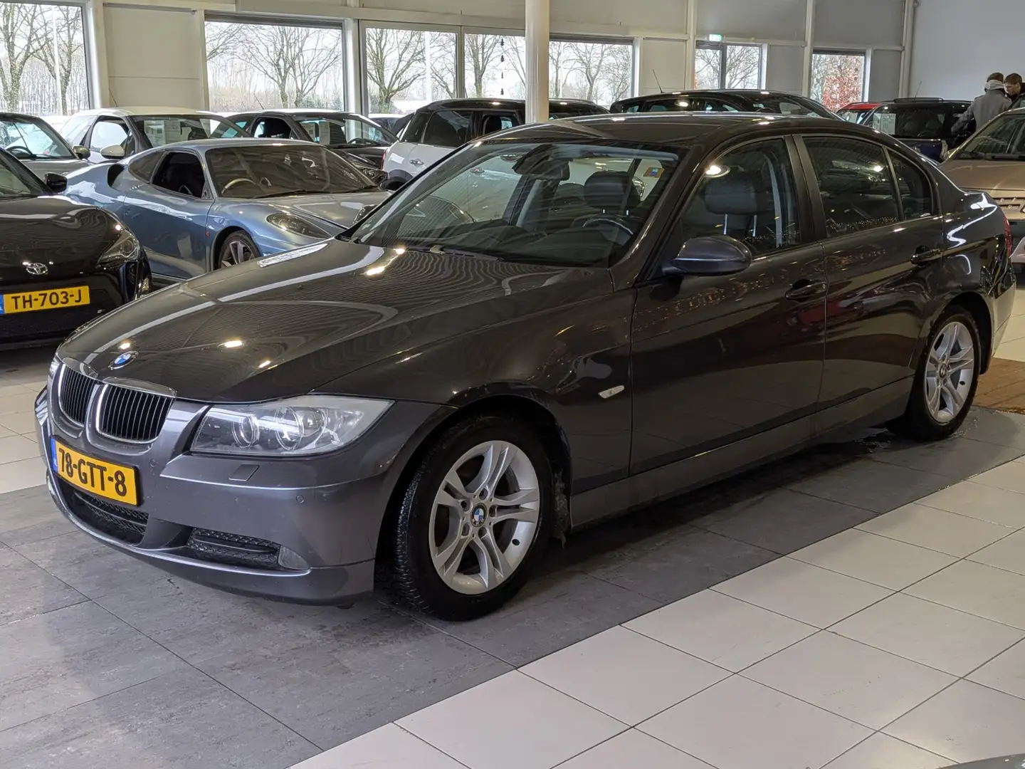 BMW 318 3-serie 318i Business Line Airco, Cruise Control, Grau - 2