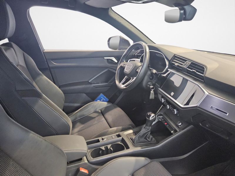Audi Q3 Sportback 45 TFSI e S tronic S line — photo 8