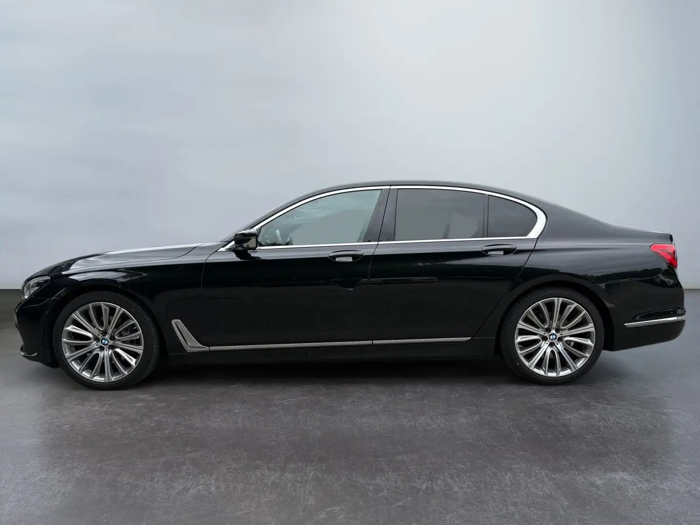 BMW 730 Baureihe 7 Lim 730 d Schwarz - 2