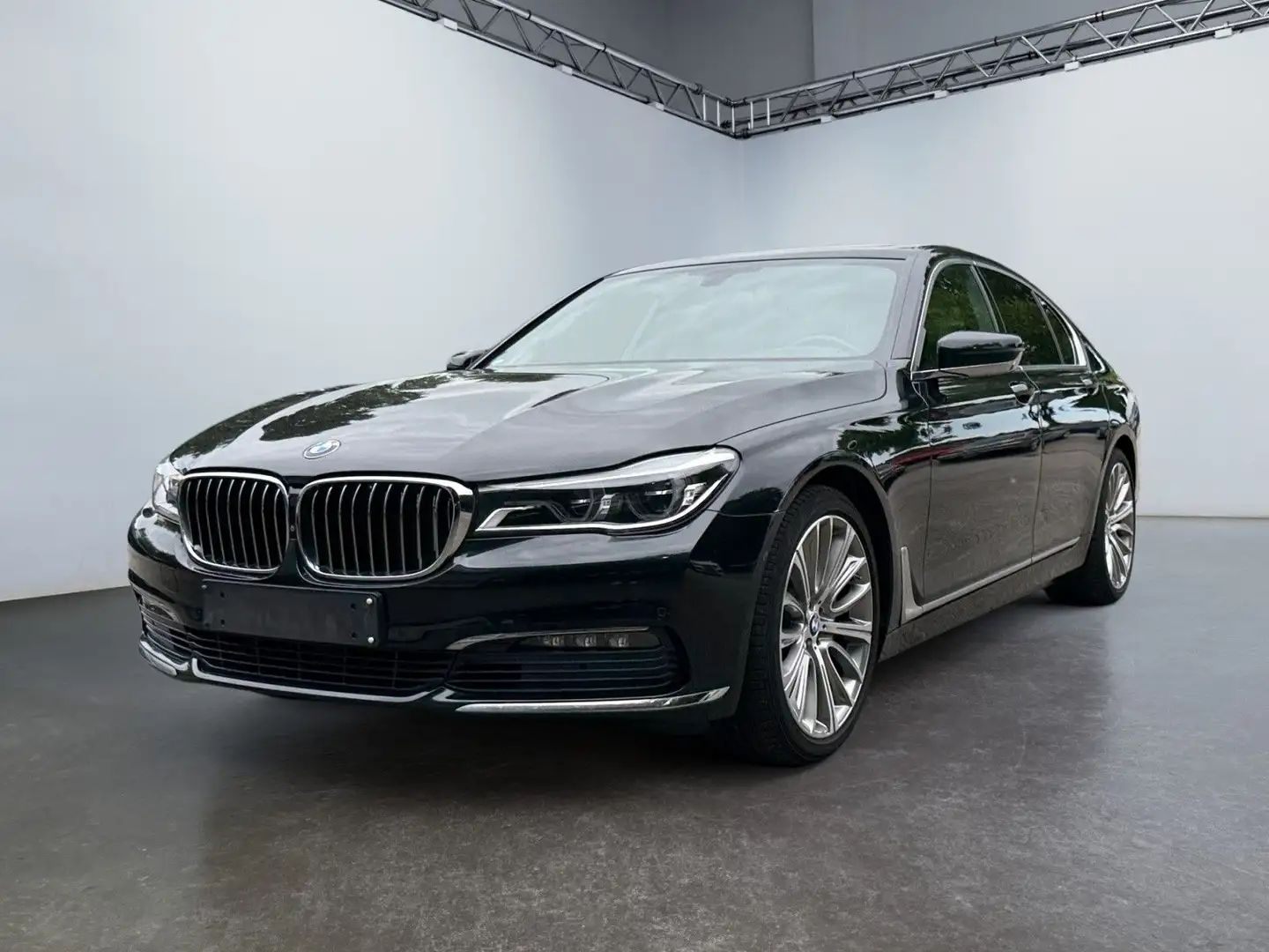 BMW 730 Baureihe 7 Lim 730 d Schwarz - 1