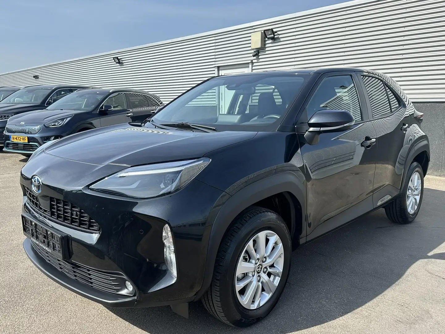 Toyota Yaris Cross 1.5 Hybrid Dynamic Edition AppleCarPlay / AndroidA Zwart - 2