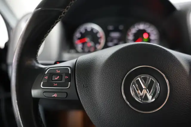 Volkswagen Tiguan view 12