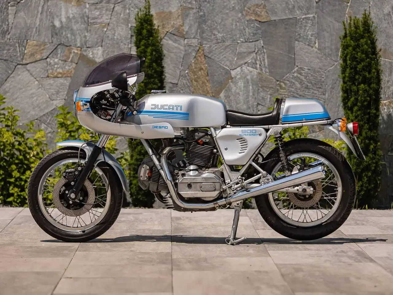 Ducati 900 SS