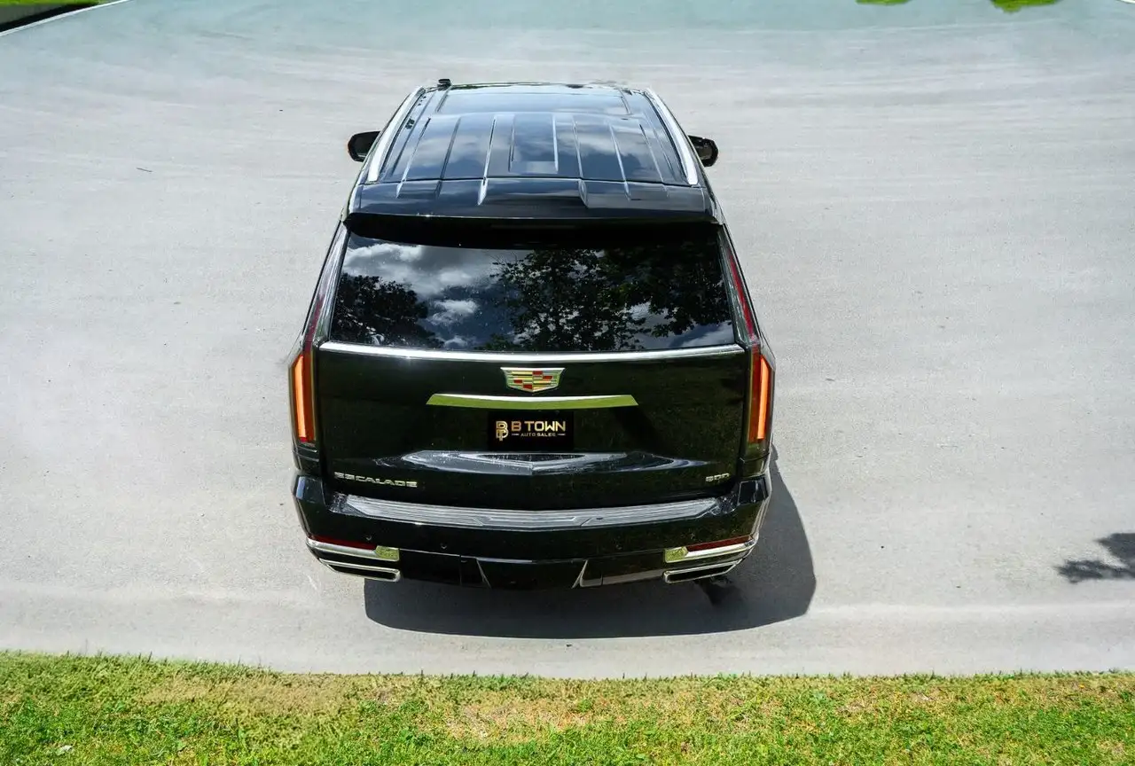 Cadillac Escalade снимка Cadillac Escalade