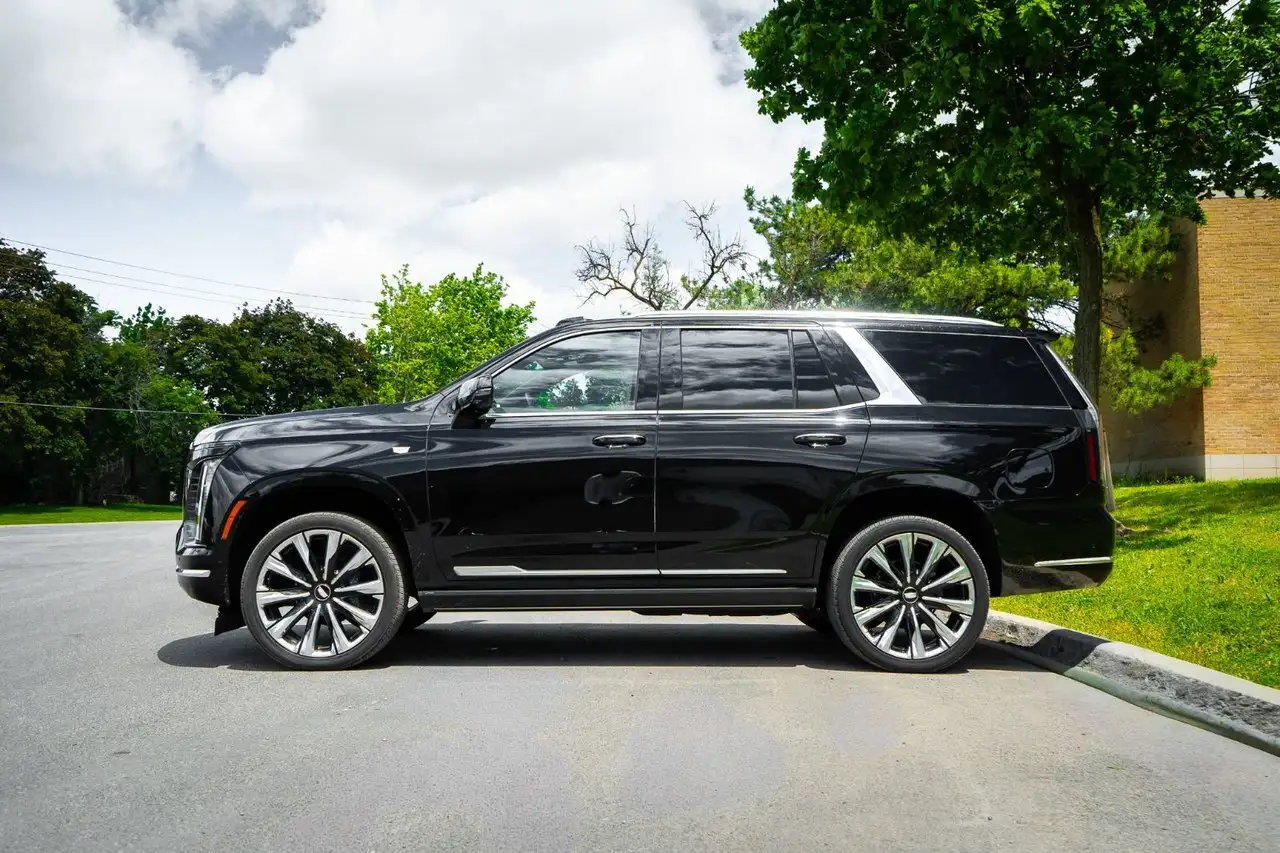 Cadillac Escalade снимка Cadillac Escalade