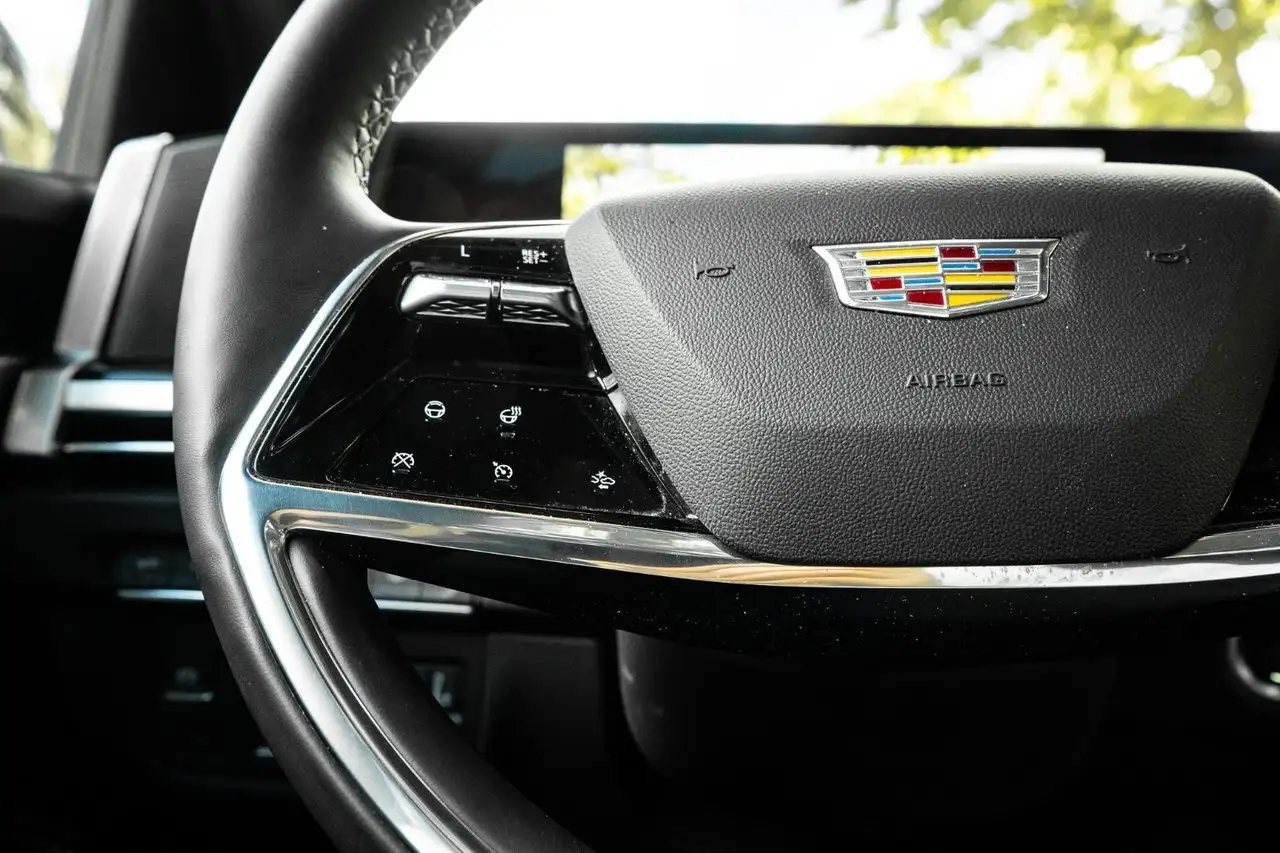 Cadillac Escalade снимка Cadillac Escalade