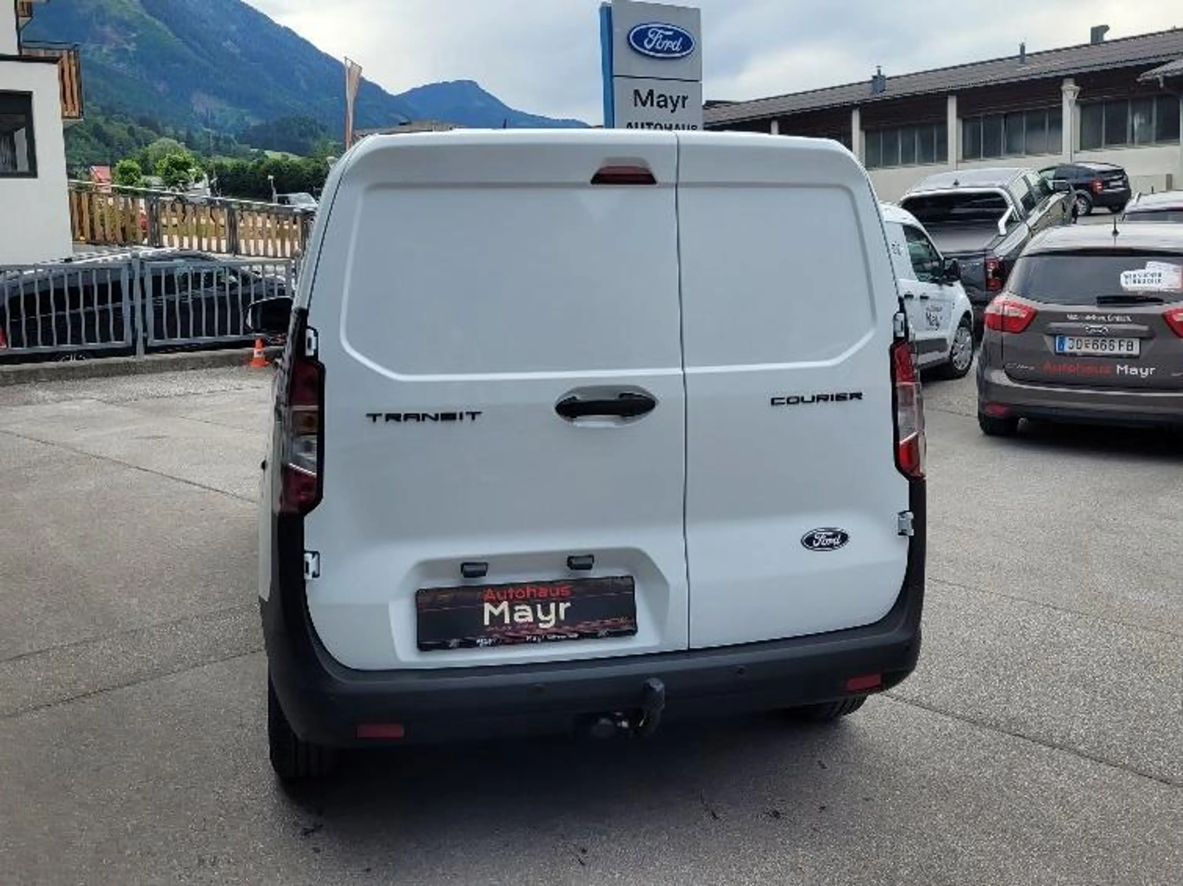 Ford Transit Courier Trend — photo 4