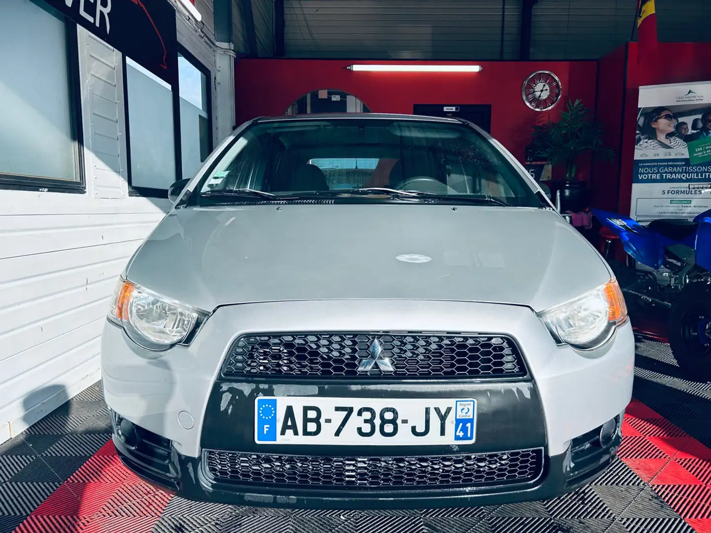 Mitsubishi Colt 1.1 75cv 137036KMS Gris - 2