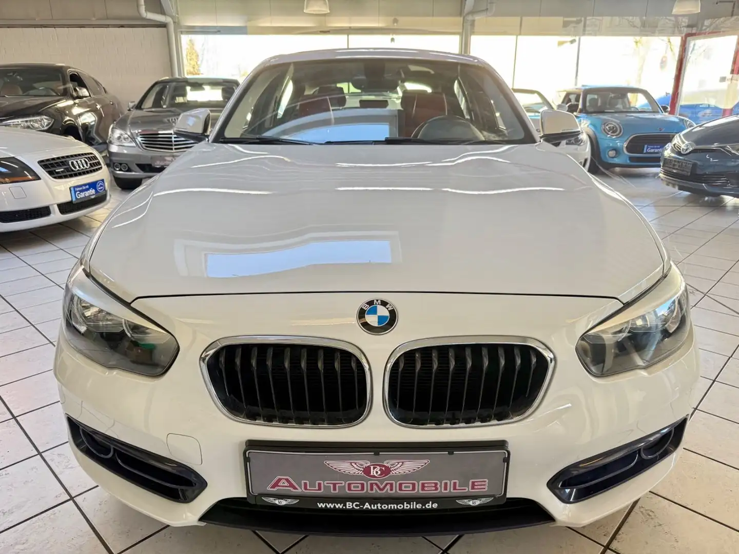 BMW 116 1 Lim. 5-trg. 116 d Sport Line NAVI LEDER Blanc - 2
