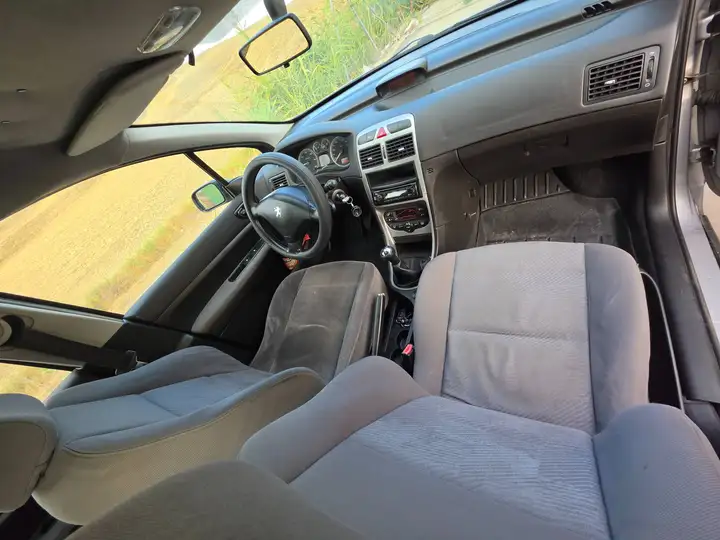 Peugeot 307 2.0 HDI XR 2003, foto 9