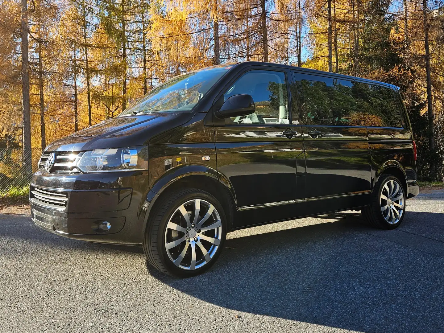 Volkswagen T5 Multivan Multivan 2,0 BiTDI 4motion Match neuer Motor Schwarz - 1