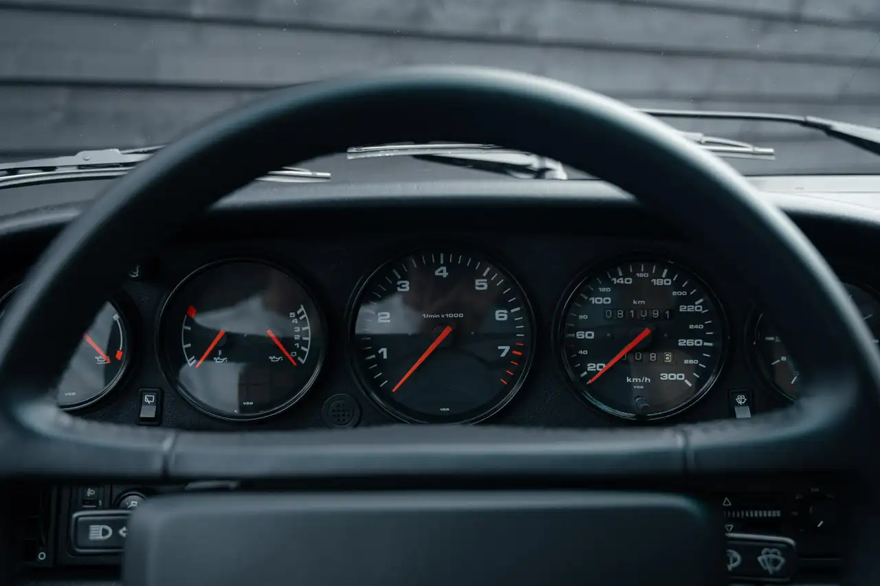 Porsche 964 3.6 Coupé - Porsche Onderhouden - C2 - Handbak, foto 3