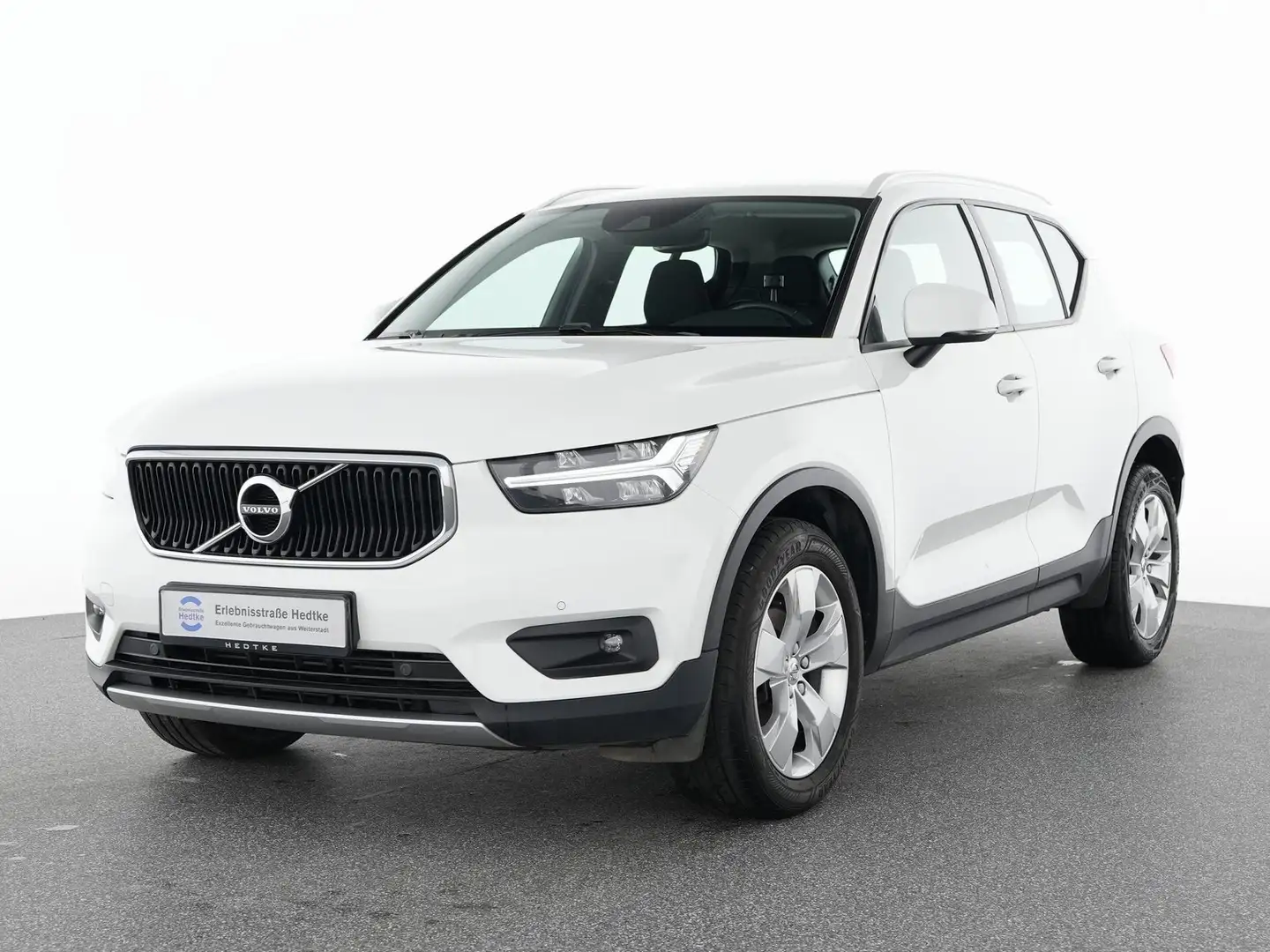 Volvo XC40 T3 Momentum Pro 18"+AHK+RFK+FRONTSCHEIBENHZ Blanco - 1