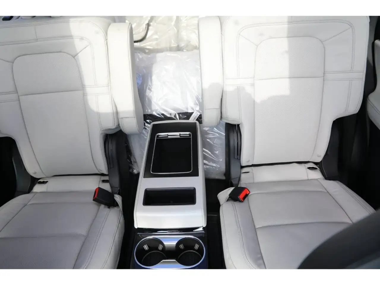 Lincoln Aviator снимка Lincoln Aviator