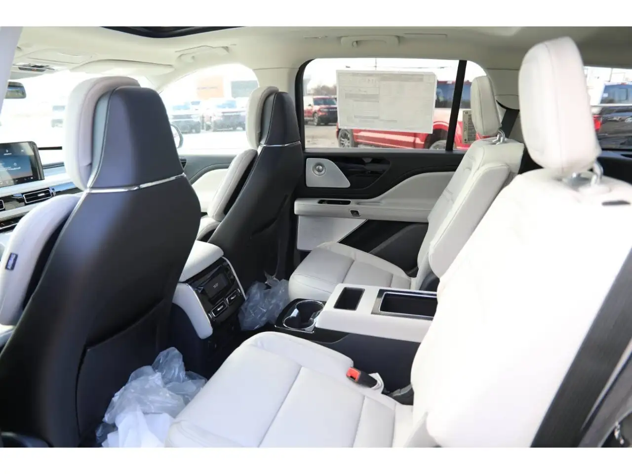 Lincoln Aviator снимка Lincoln Aviator