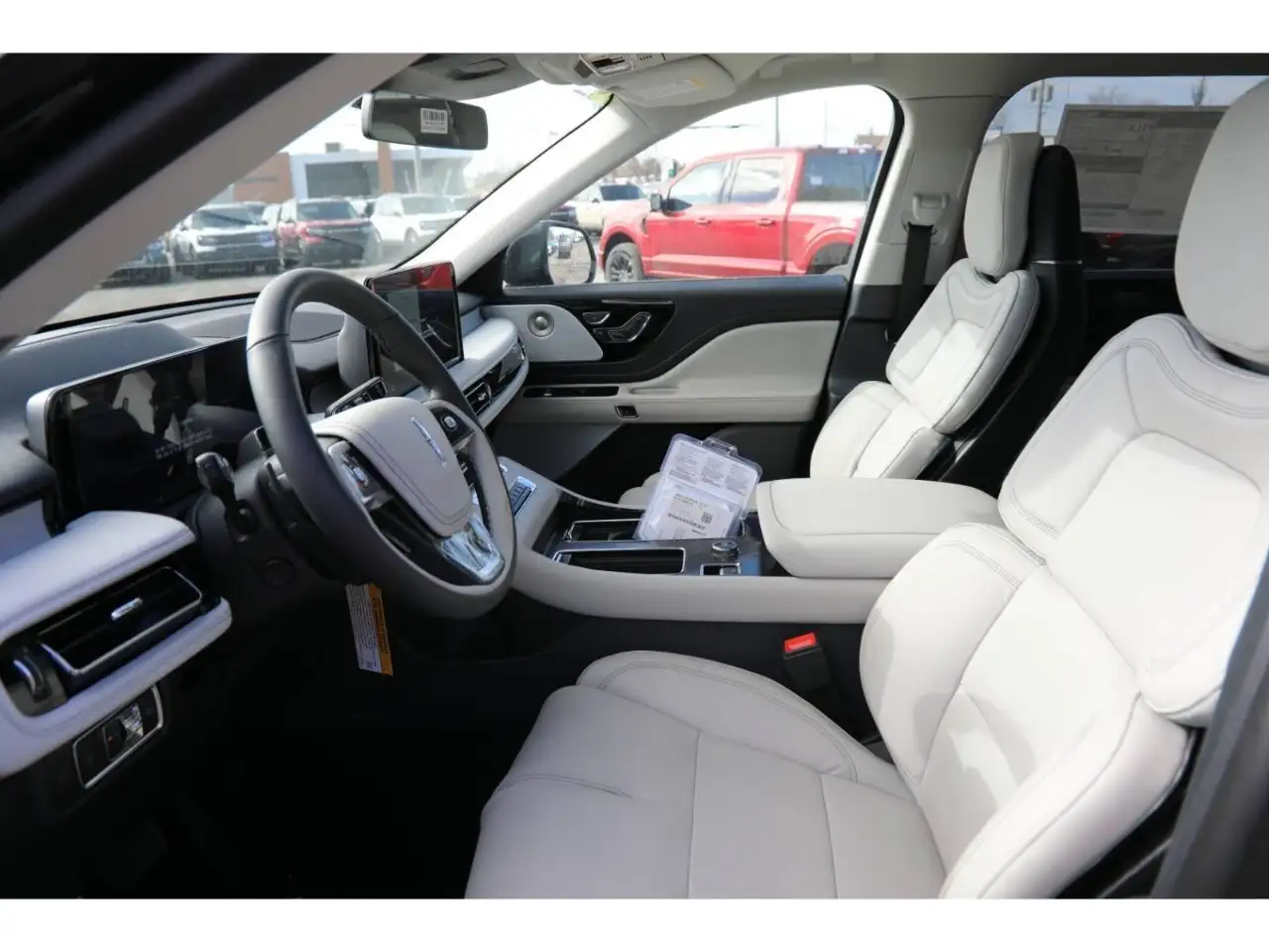 Lincoln Aviator снимка Lincoln Aviator