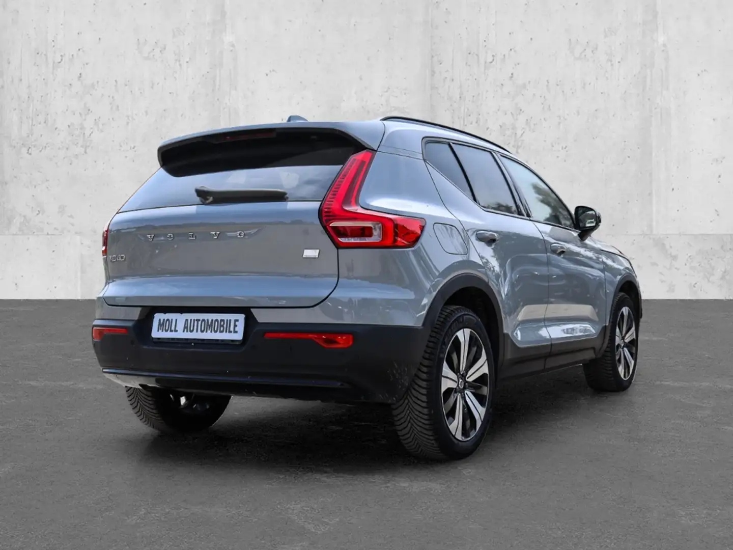Volvo XC40 Plus Dark Recharge Plug-In Hybrid 2WD T5 Twin Engi Grau - 2