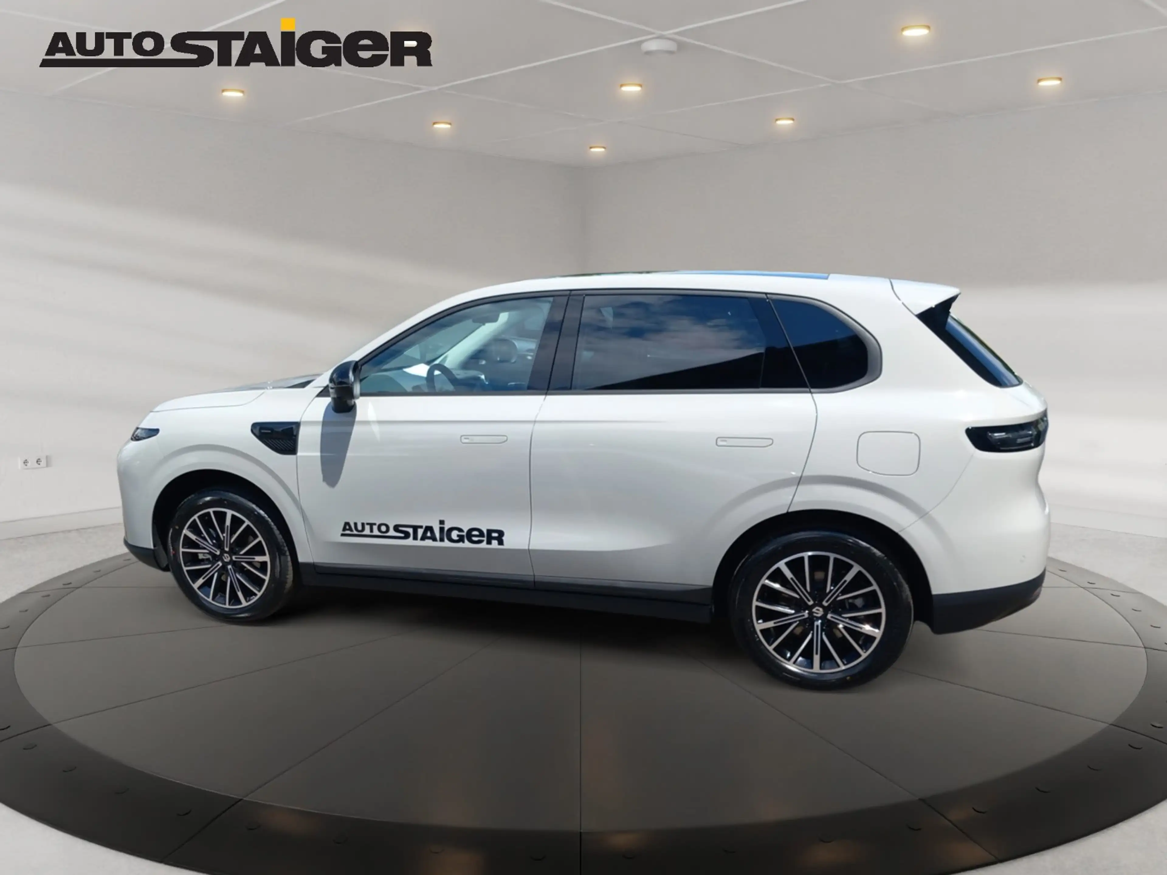 Leapmotor B10 1.5 18 W EV Design Top Ausstattung, Leder — photo 10