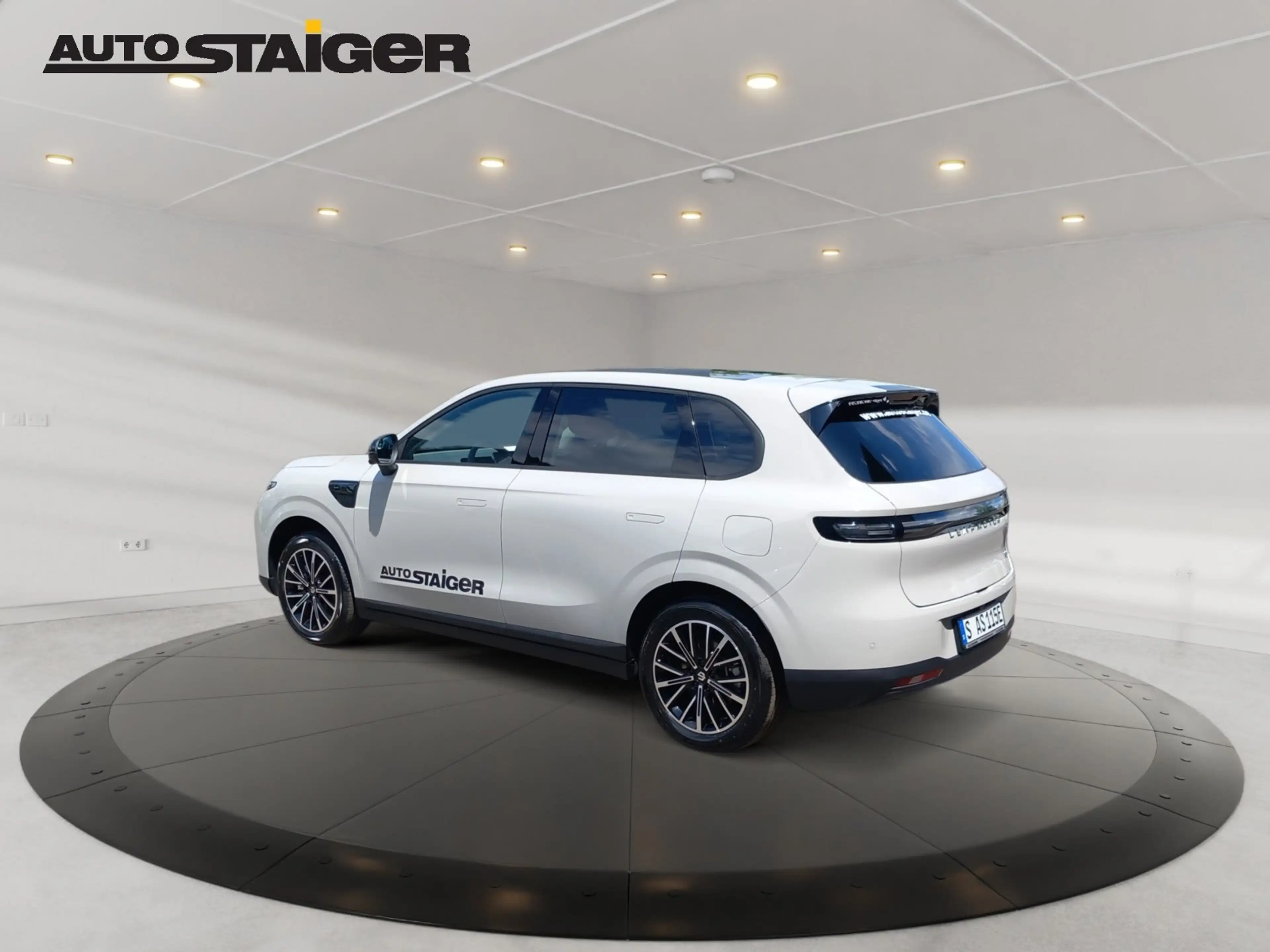 Leapmotor B10 1.5 18 W EV Design Top Ausstattung, Leder — photo 9