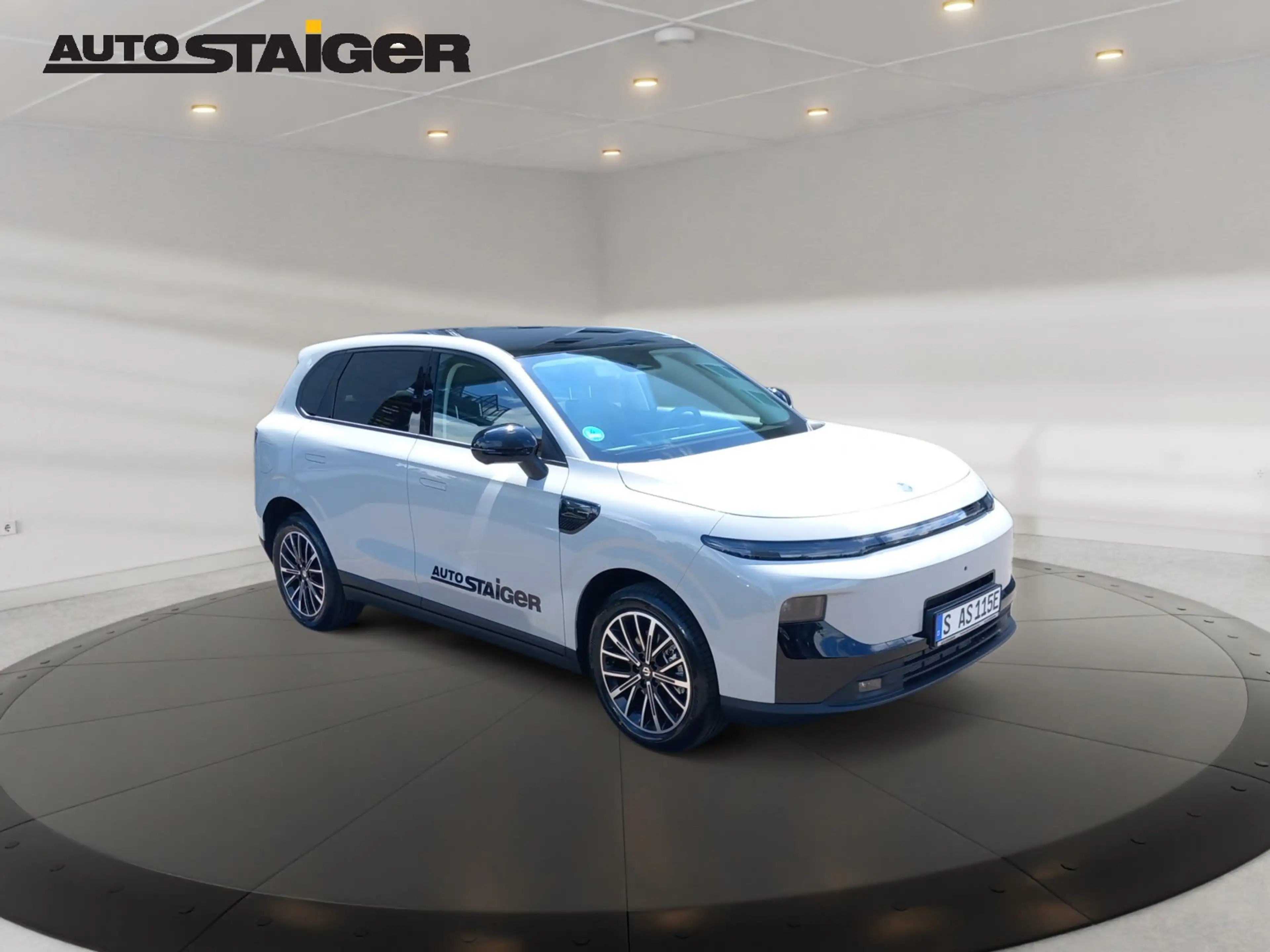 Leapmotor B10 1.5 18 W EV Design Top Ausstattung, Leder — photo 4