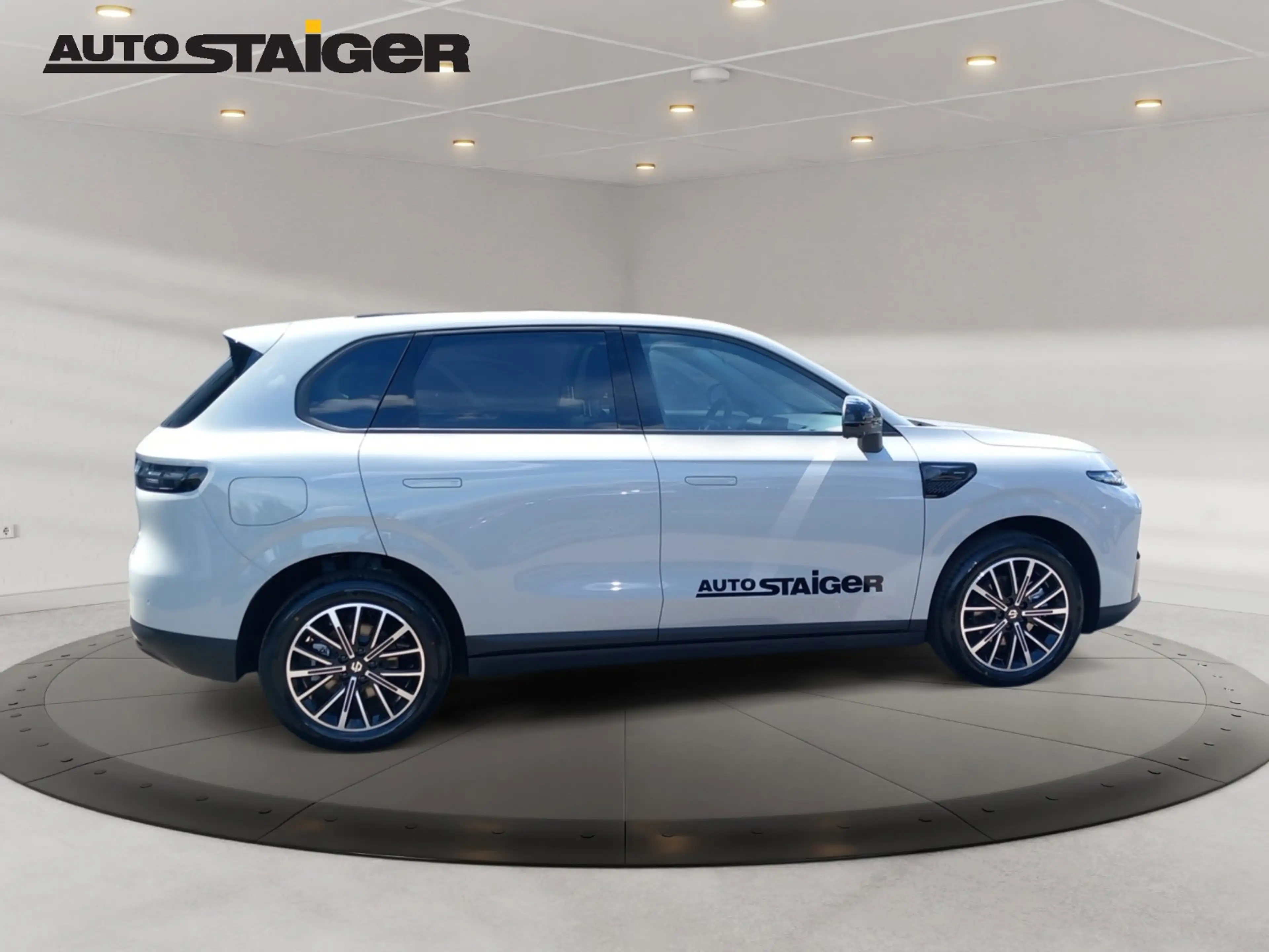 Leapmotor B10 1.5 18 W EV Design Top Ausstattung, Leder — photo 5