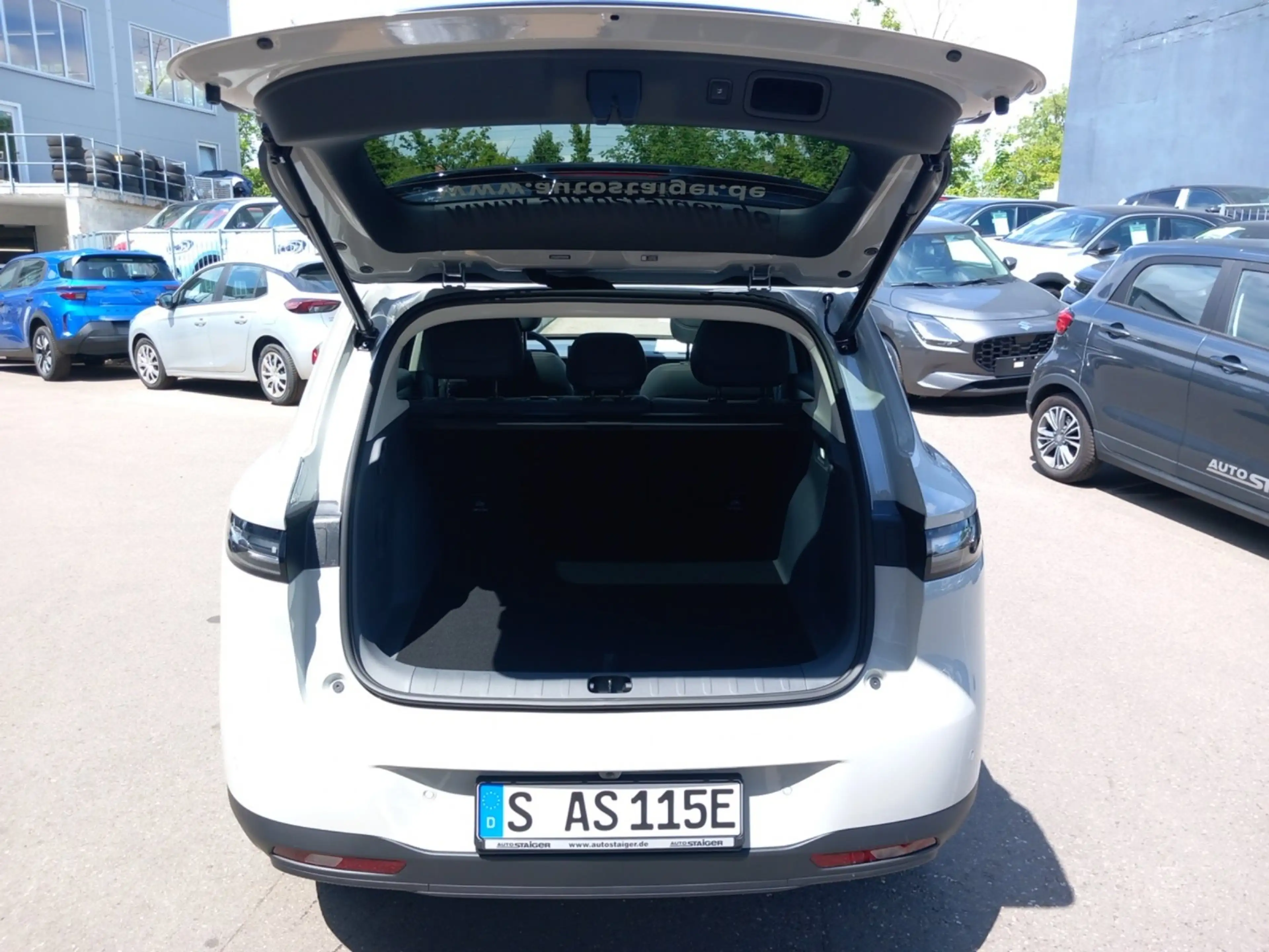 Leapmotor B10 1.5 18 W EV Design Top Ausstattung, Leder — photo 14