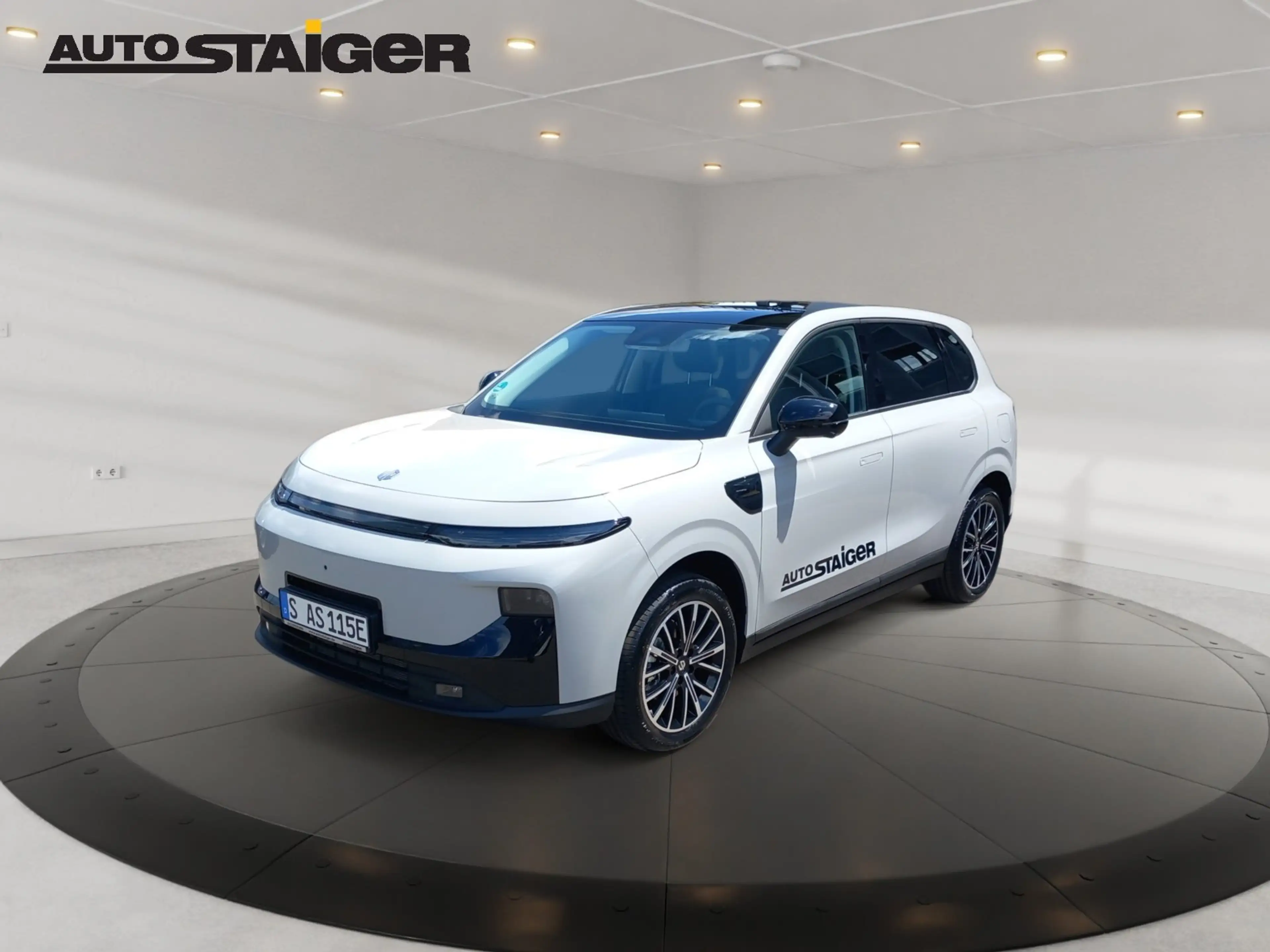 Leapmotor B10 1.5 18 W EV Design Top Ausstattung, Leder — photo 2
