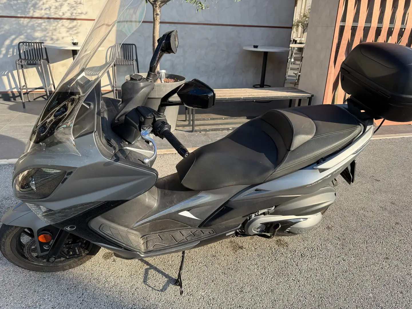 Kymco Xciting S 400i ABS Срібний - 1