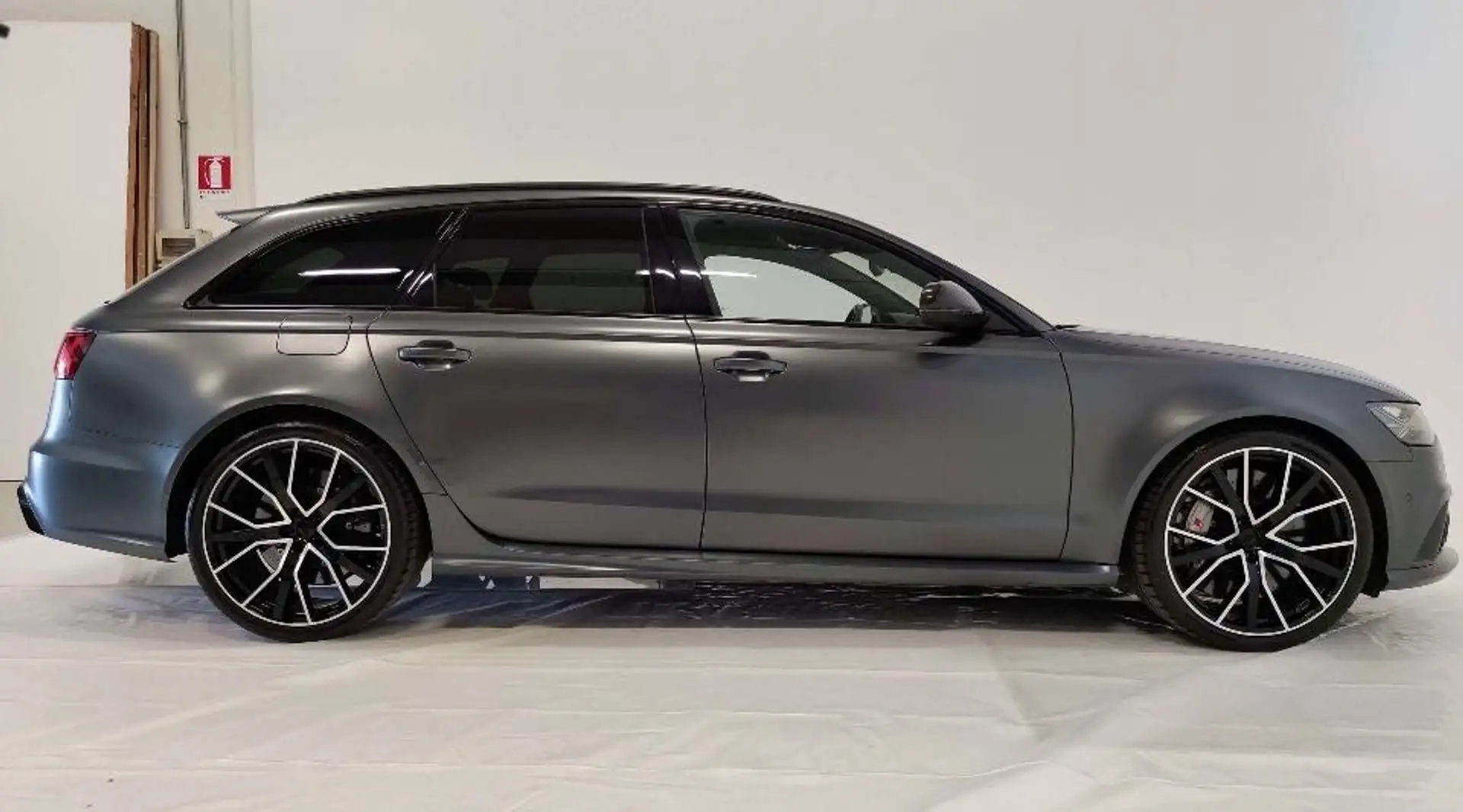 Audi RS6 Avant 4.0 tfsi Performance B&O Carbon 305+km/h Grijs - 2